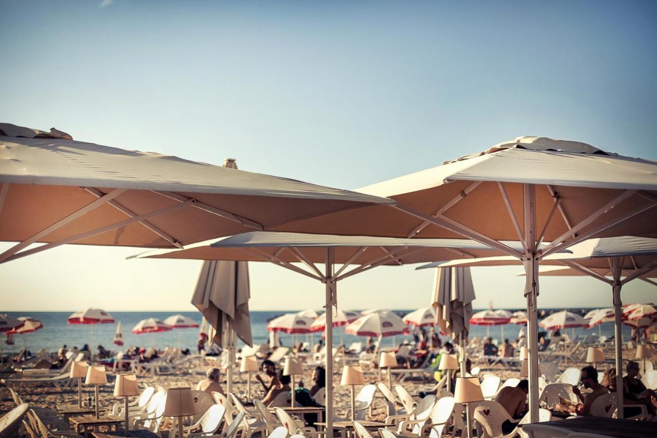 Brown Brut Seafront Hotel, A Member Of Brown Hotels Тел Авив Екстериор снимка