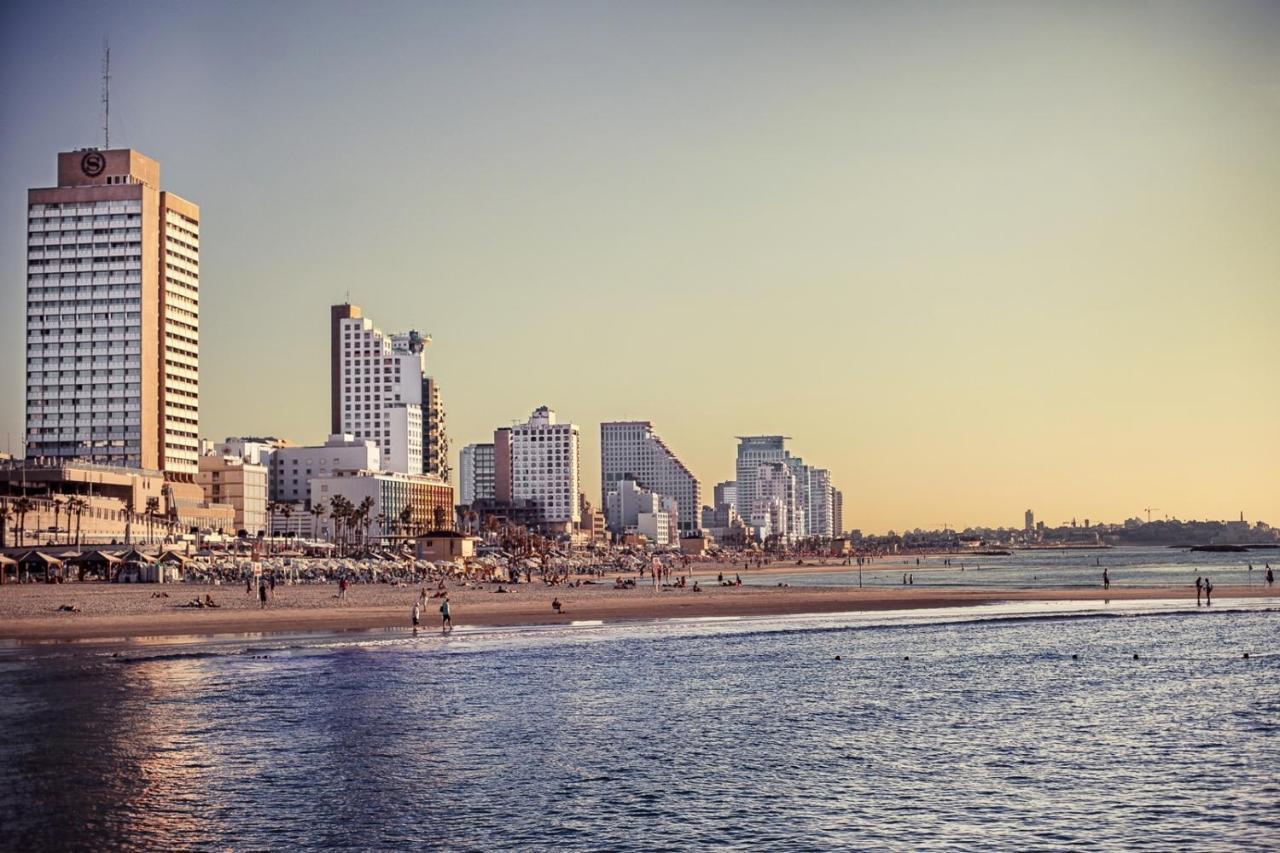 Brown Brut Seafront Hotel, A Member Of Brown Hotels Тел Авив Екстериор снимка