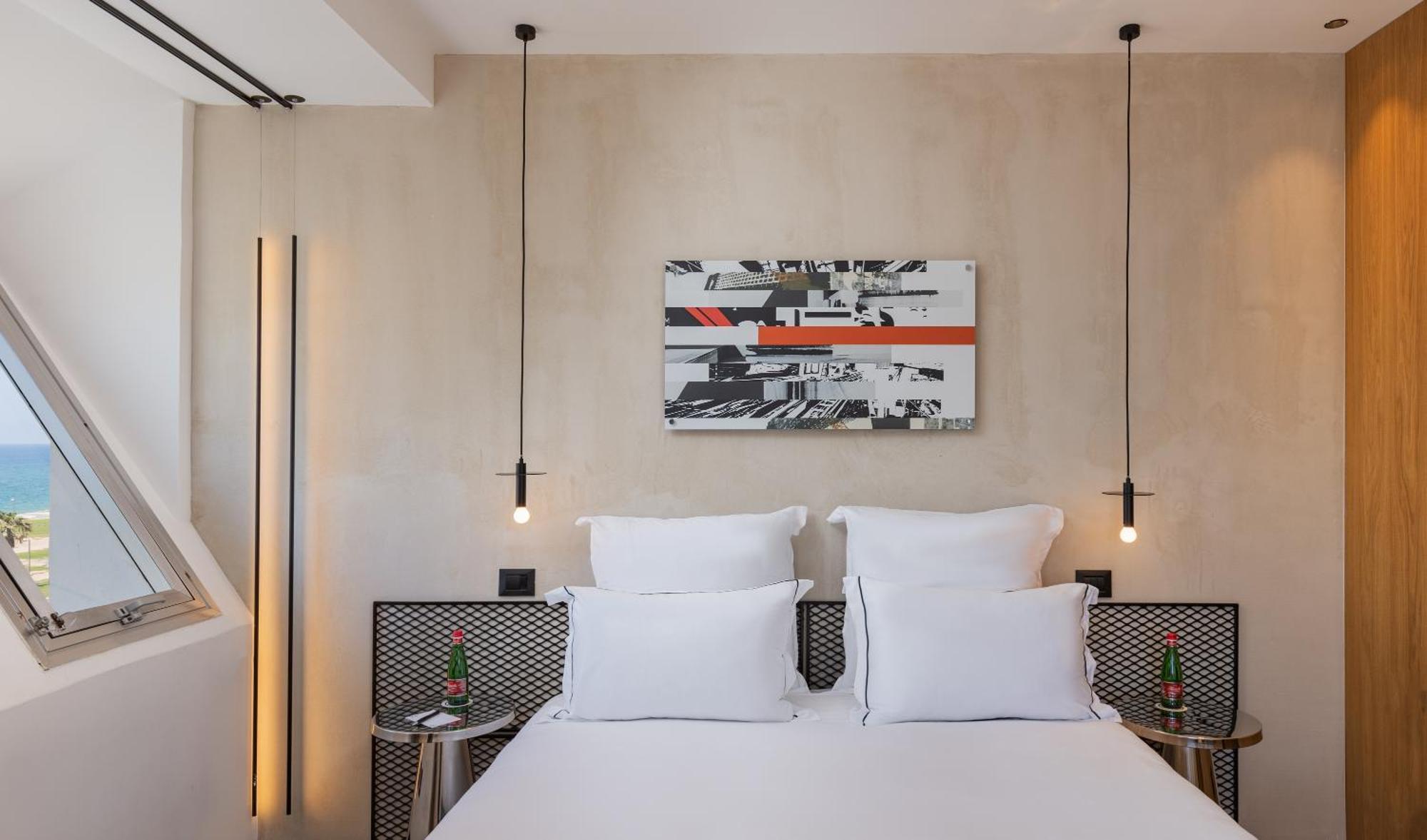 Brown Brut Seafront Hotel, A Member Of Brown Hotels Тел Авив Екстериор снимка